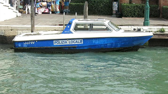 venice-police-boat
