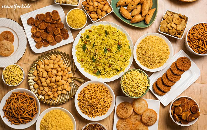 diwali-india-savory-snacks-chakli-sev-chivda