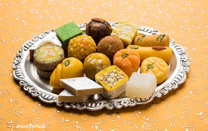 diwali-india-sweets-laddoo-burfi