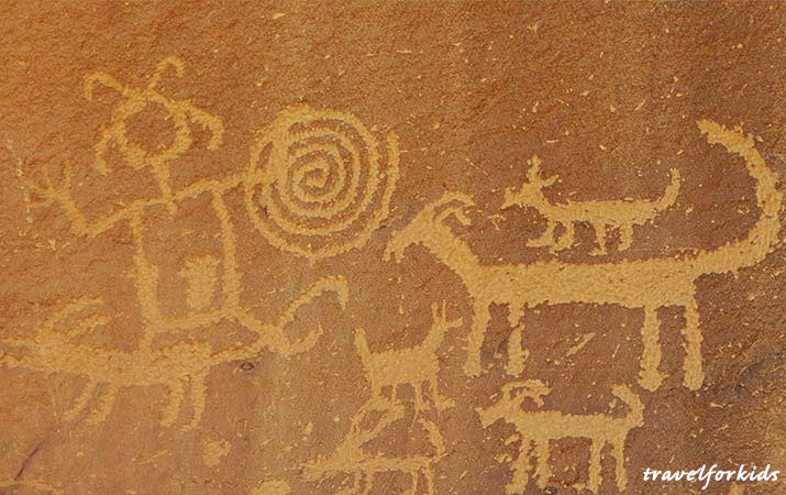 chaco canyon petroglyphs