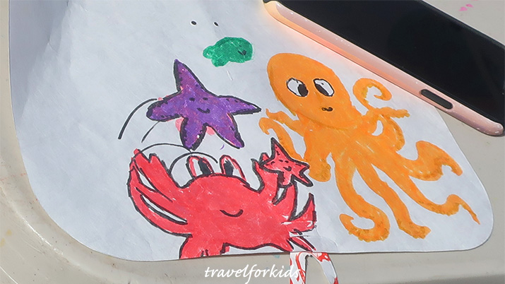 kids making kites